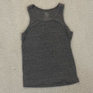 gray tank top